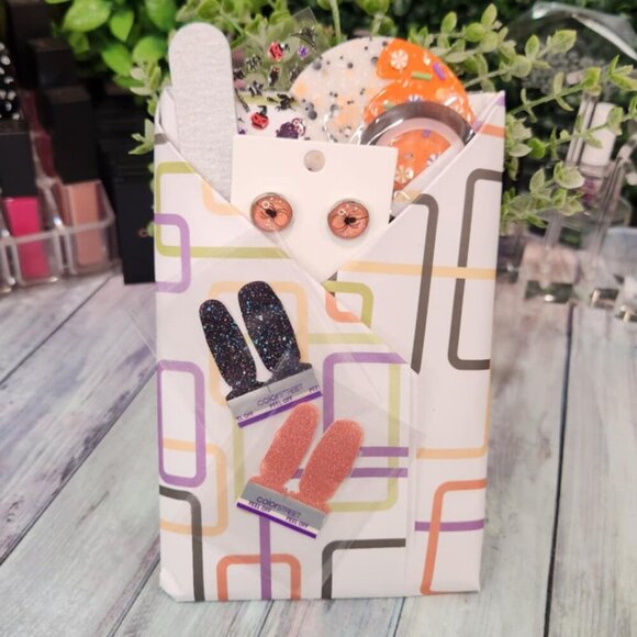 Blind Date with a Mani Bundle - Picture 1 of 14